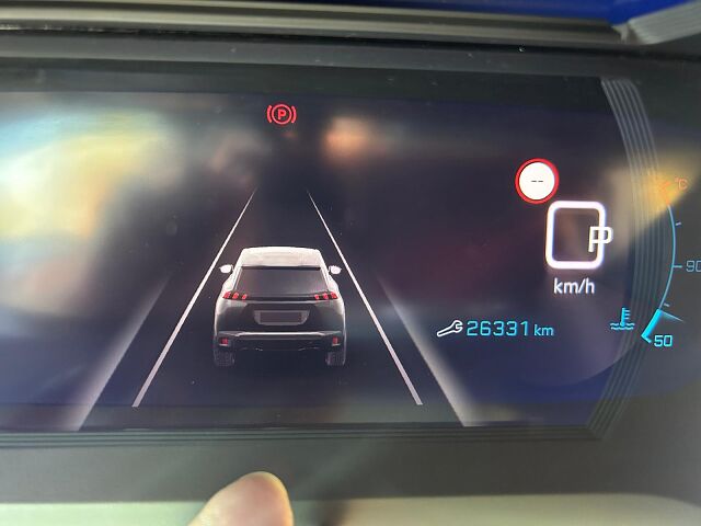 PEUGEOT 2008 ALLURE 1.2 E-THP AUTO SPANISH LHD IN SPAIN 16000 MILES SUPERB 2021